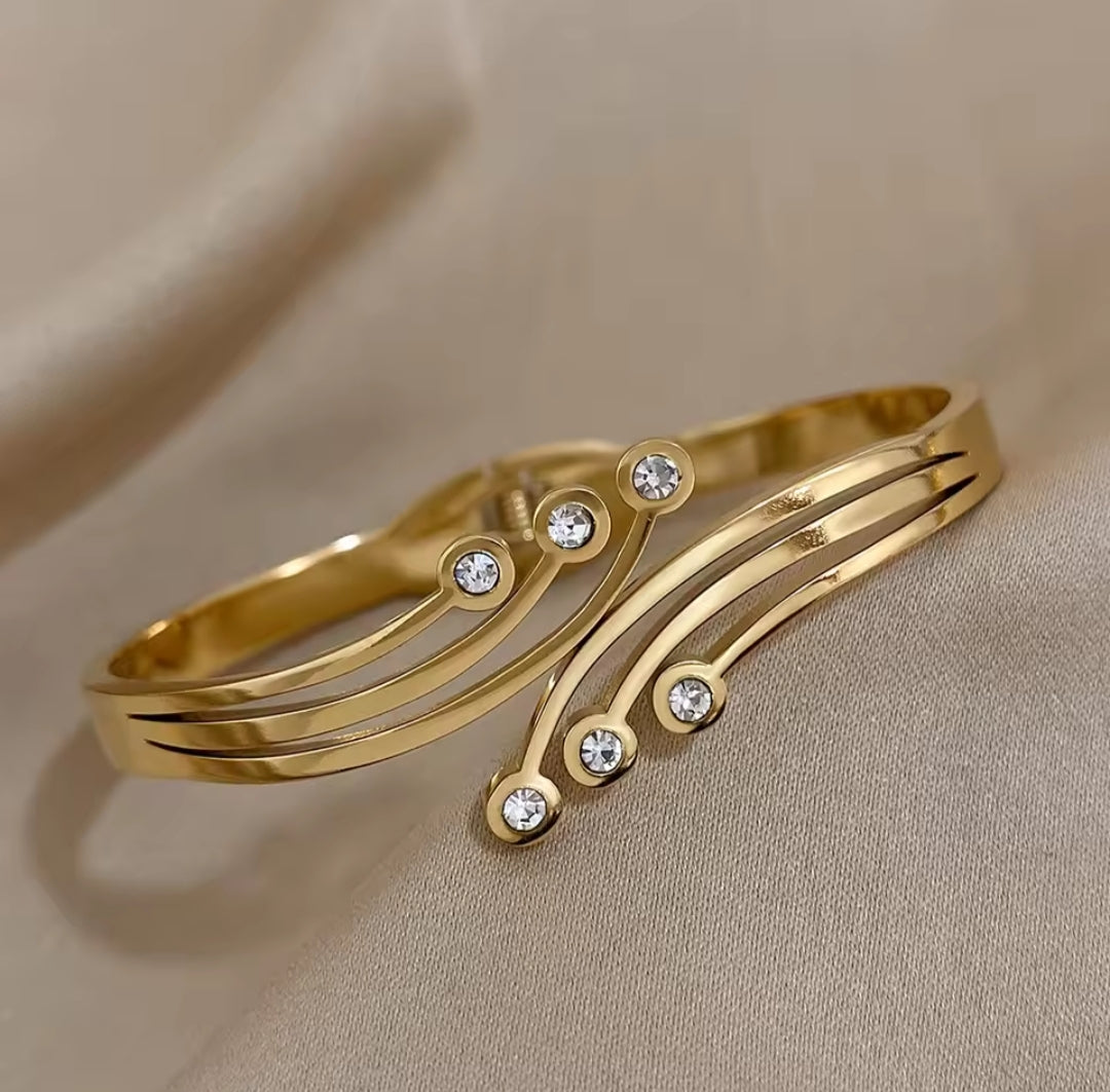Dione Bracelet