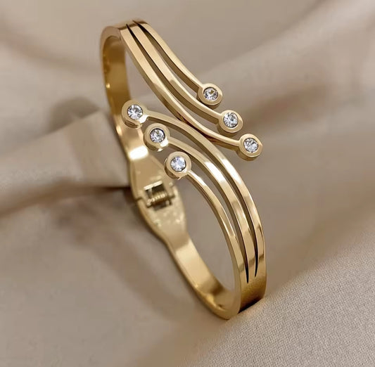 Dione Bracelet