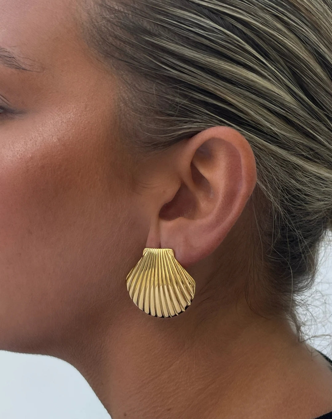 Capri Shell Earrings